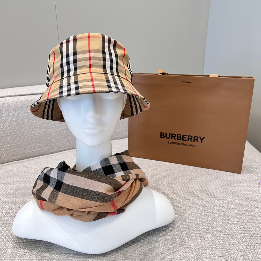 BURBERRY Панама с клетчатым узором BURBERRY Панама с клетчатым узором