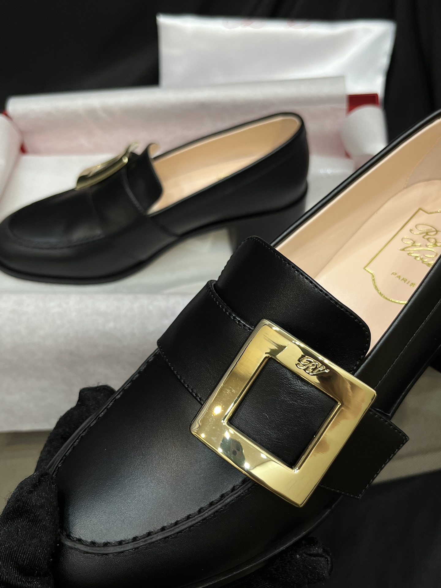 ROGER VIVIER Женские лоферы с пряжкой ROGER VIVIER Женские лоферы с пряжкой