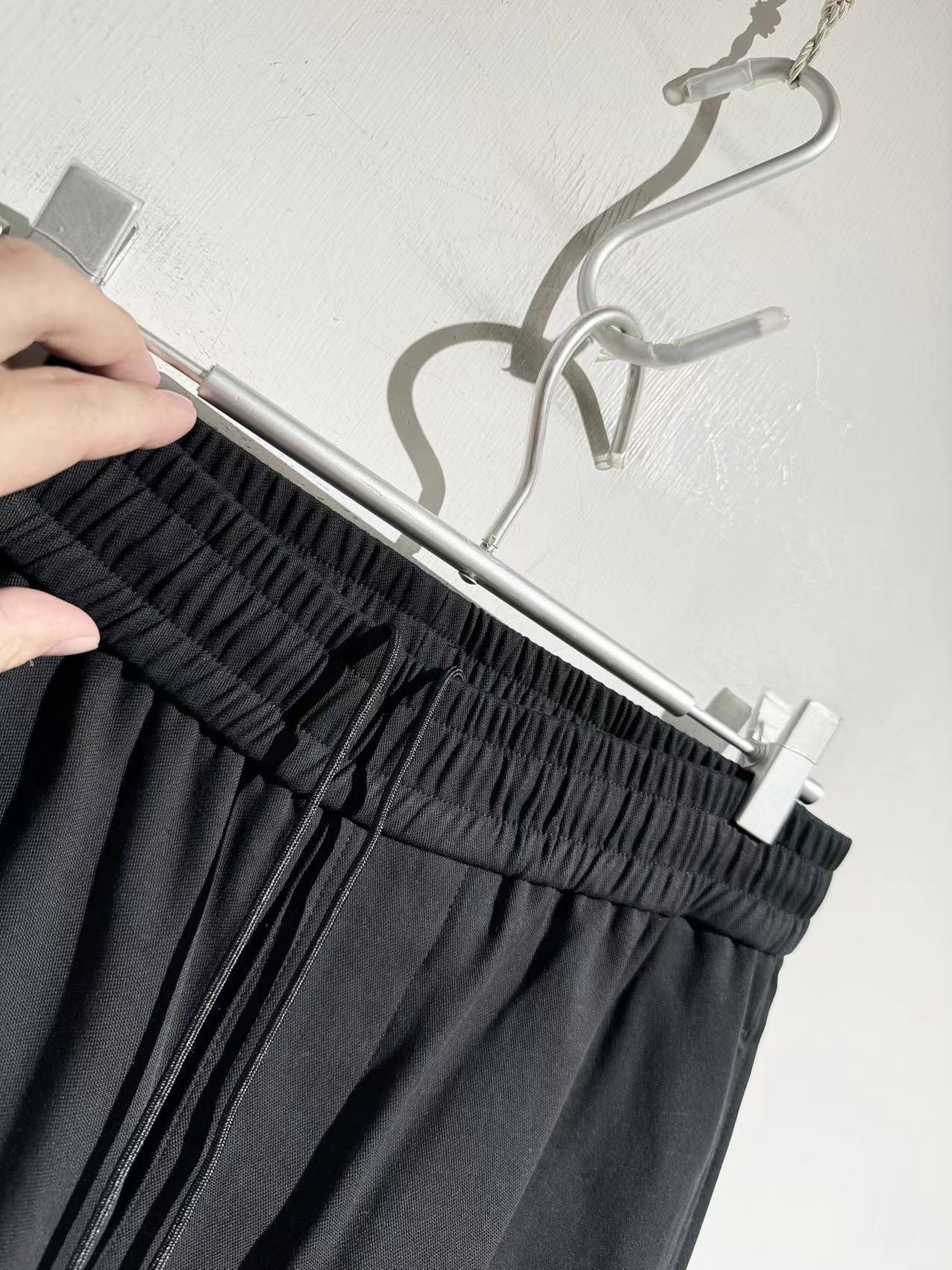 VALENTINO Мужские спортивные брюки VALENTINO Мужские спортивные брюки