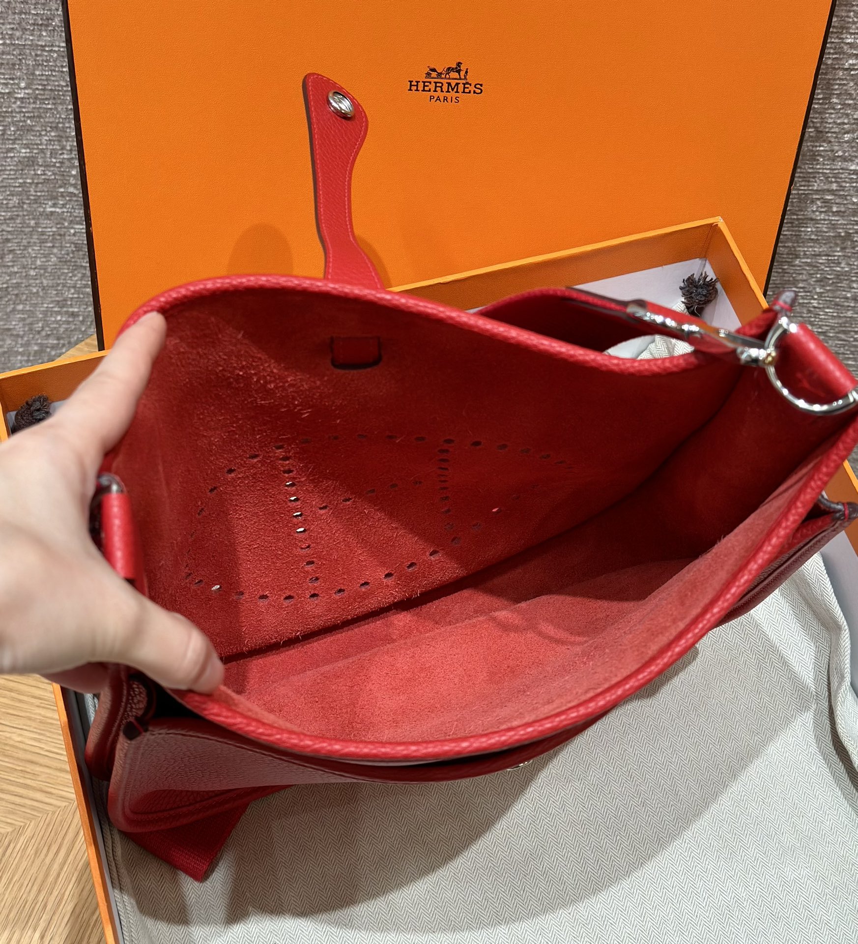 HERMES Женская сумка Evelyne 29 см Q5 Clemence HERMES Женская сумка Evelyne 29 см Q5 Clemence