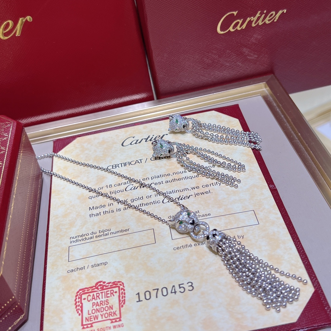 CARTIER Колье Panthère из белого золота с изумрудами CARTIER Колье Panthère из белого золота с изумрудами