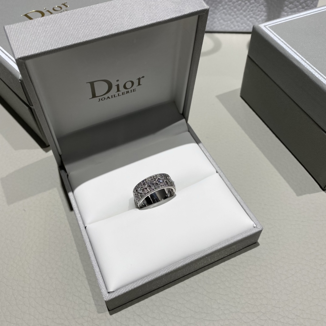 CHRISTIAN DIOR Кольцо My Dior белое золото, бриллиант CHRISTIAN DIOR Кольцо My Dior белое золото, бриллиант